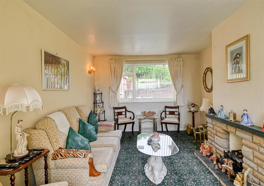 40 Ludlow Road-6.jpg