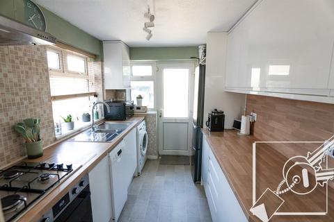 95 Pepper Hill, Northfleet, Gravesend, DA11 8EN