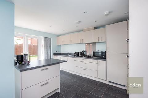 3 bedroom detached house for sale, Village Road, Wouldham, ME1