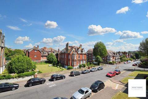 3 bedroom flat for sale, Granville Road, Eastbourne BN20