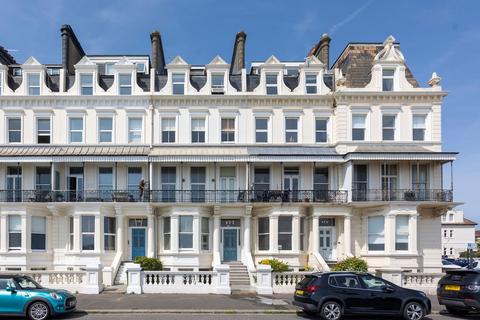 1 bedroom flat for sale, Kingsway, Hove, BN3