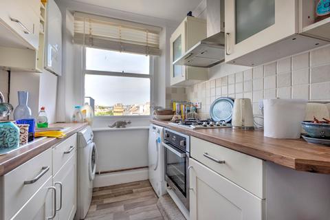 1 bedroom flat for sale, Kingsway, Hove, BN3