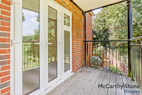 2 bedroom apartment for sale, Rutherford House, Marple Lane, Gerrards Cross