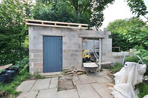 35 Meadowgate Road, Salford, M6 8DG