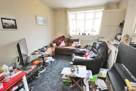 35 Meadowgate Road, Salford, M6 8DG