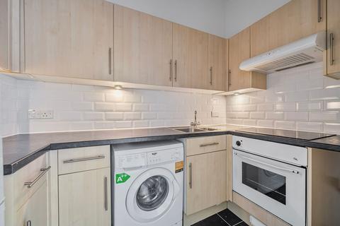 2 bedroom flat for sale, Western Elms Avenue, Reading RG30