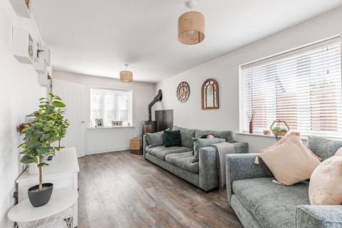 3 bedroom detached house for sale, Modern Family Home with Garden and Cabin in Edgefield