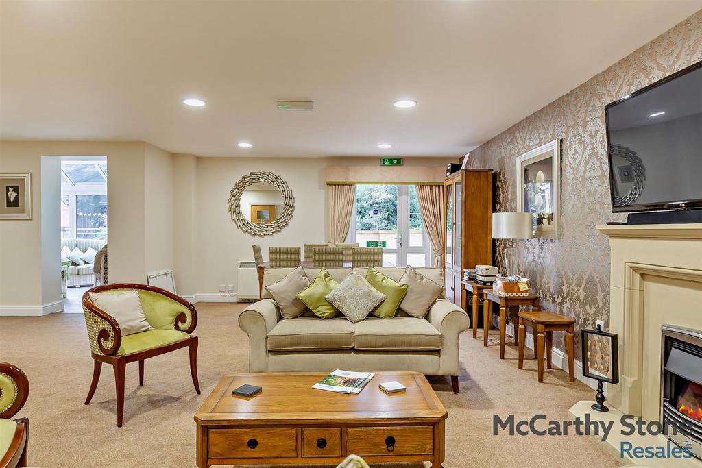 Homeowners Lounge