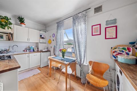2 bedroom flat for sale, 13 Sunny Bank, London