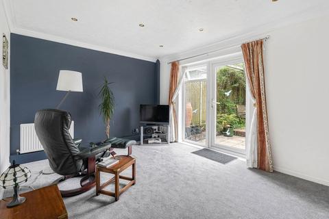 8 Glebe Close, Essendon, Hatfield, AL9 6HZ