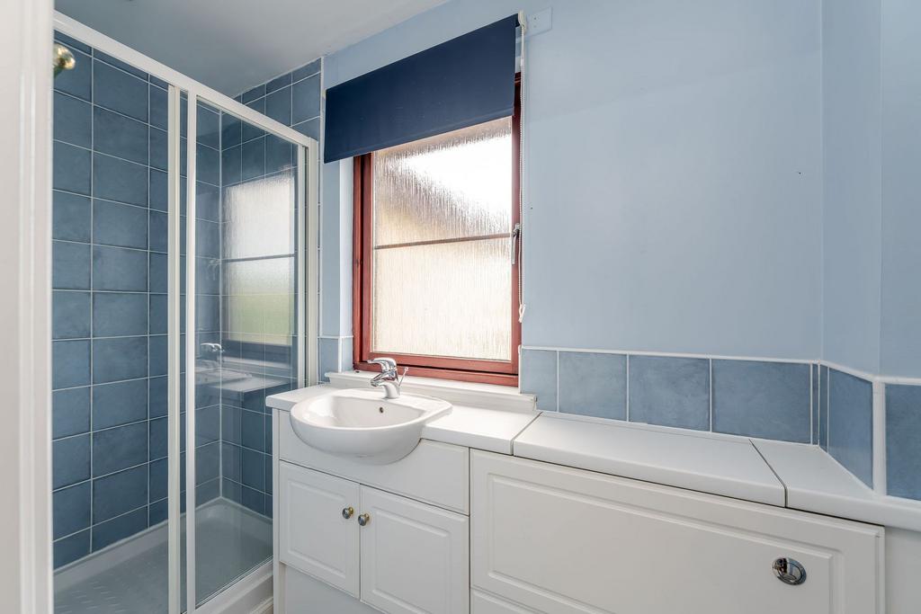 Bedroom 2 en suite