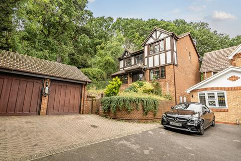 1 Fenswood Close, Bexley, DA5 1QJ