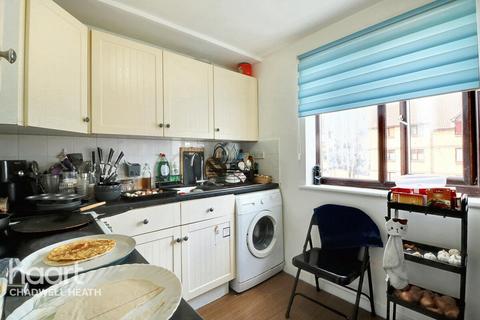 1 bedroom apartment for sale, Spring Close, Dagenham