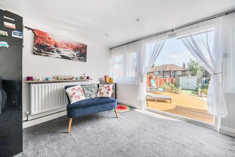 2 bedroom terraced house for sale, Pendragon Road, Bromley