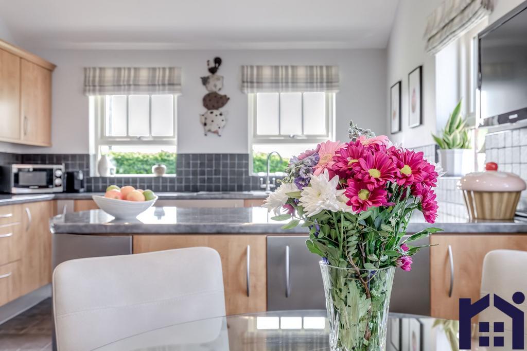 Dining kitchen