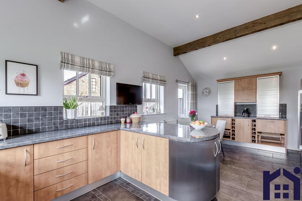 Dining kitchen