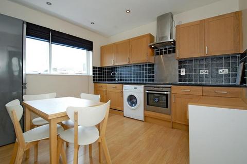 2 bedroom flat to rent, New Kings Road, Fulham, London, SW6