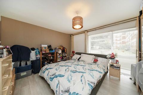3 Langham Gardens, London, W13 8PY