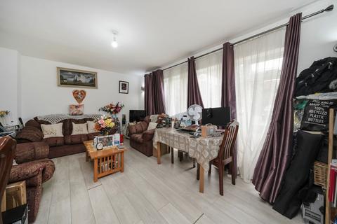 3 Langham Gardens, London, W13 8PY