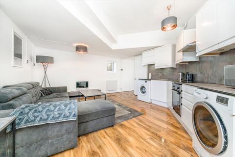 99 Greatdown Road, London, W7 1AR