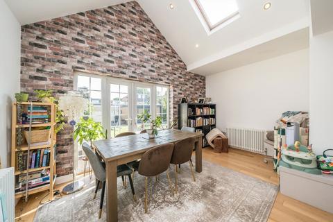 undefined, Sheringham Avenue, Twickenham TW2