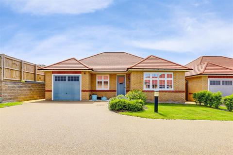 3 bedroom detached bungalow for sale, Littlewood Court, Keyworth NG12