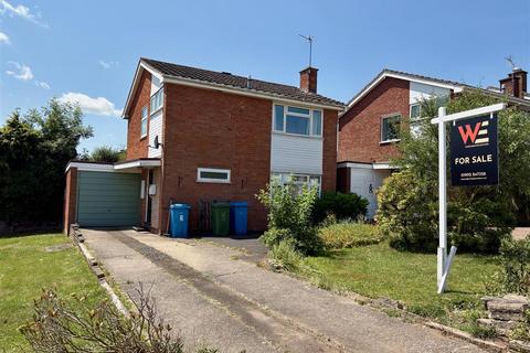 3 bedroom detached house for sale, Stoneleigh Gardens, Codsall, Wolverhampton