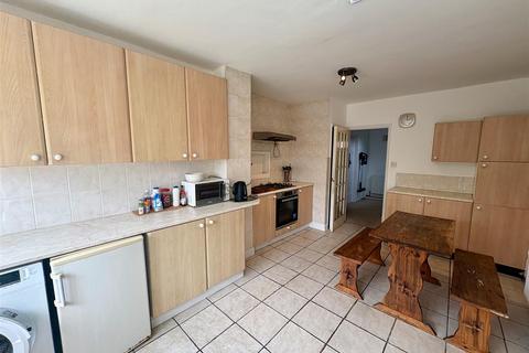 3 bedroom detached house for sale, Stoneleigh Gardens, Codsall, Wolverhampton