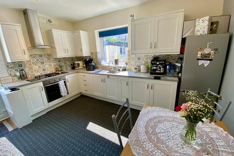 15 Vicarage Road, Shipley, BD18 1HB