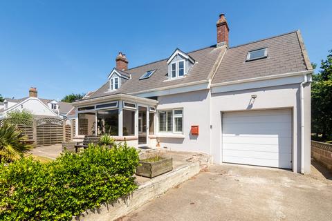 La Route du Carrefour A Cendre, St Peter JE3