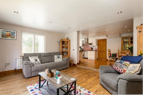 4 bedroom detached house for sale, La Route du Carrefour A Cendre, St Peter JE3