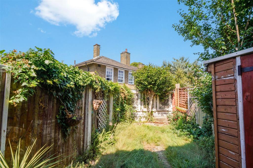 Swinburne Road