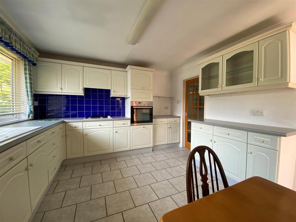Kitchen 8.jpg