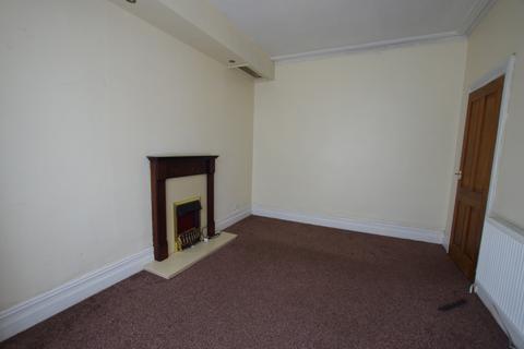 4 bedroom terraced house to rent, Highfield Terrace, BD18 4EE