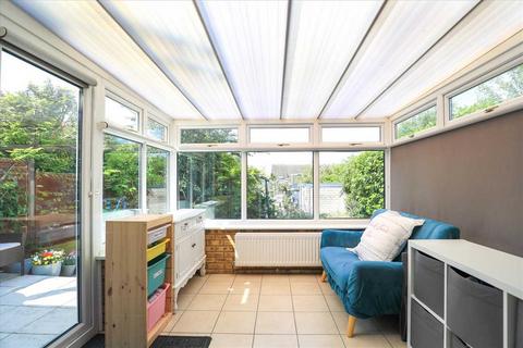 37 Fitzwilliam Drive, Barton Seagrave, Kettering, NN15 6RG