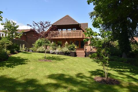 4 bedroom detached house for sale, Campkin Gardens, St. Leonards-On-Sea