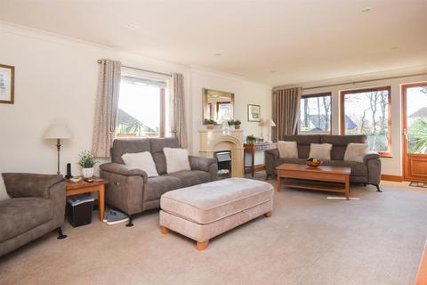 4 bedroom detached house for sale, Campkin Gardens, St. Leonards-On-Sea