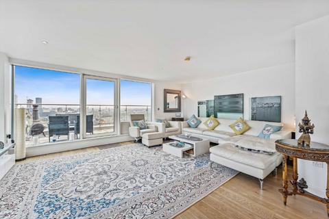 3 bedroom flat for sale, George Beard Road, London SE8