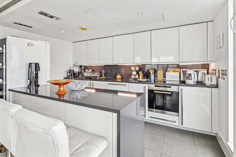 3 bedroom flat for sale, George Beard Road, London SE8