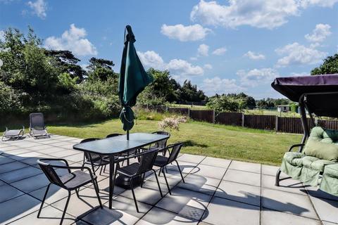 5 bedroom detached bungalow for sale, Waveney Drive, Norwich NR12