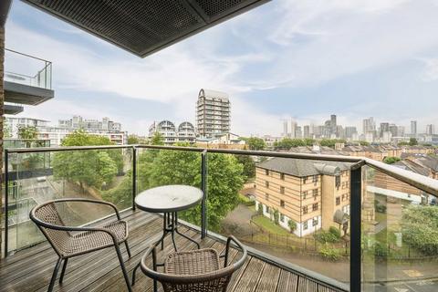 2 bedroom flat for sale, Seafarer Way, London SE16