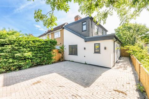3 bedroom semi-detached house to rent, Tockley Road, Burnham, Slough, SL1