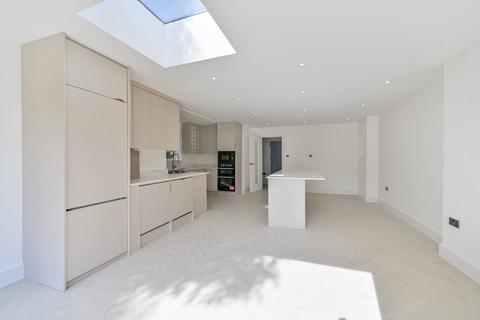 3 bedroom semi-detached house to rent, Tockley Road, Burnham, Slough, SL1