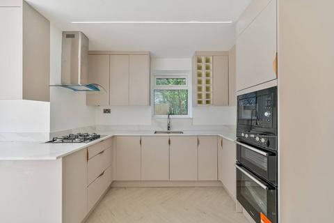 3 bedroom semi-detached house to rent, Tockley Road, Burnham, Slough, SL1