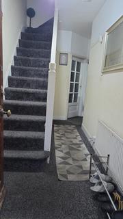 3 bedroom semi-detached house to rent, Beechwood Road, Luton LU4