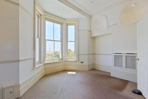 1 bedroom flat to rent, SEA VIEWS!