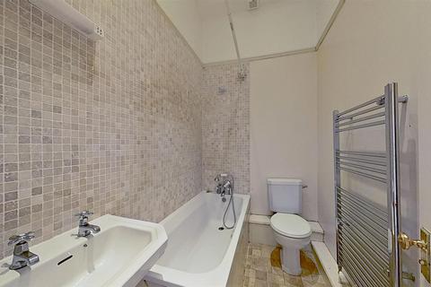 1 bedroom flat to rent, SEA VIEWS!
