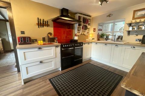 Woodbridge Chard Road, Axminster, EX13 5EG