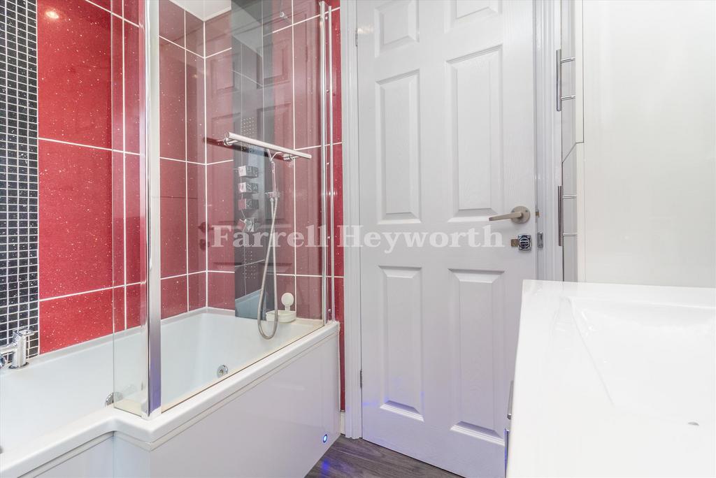 Bathroom image 3