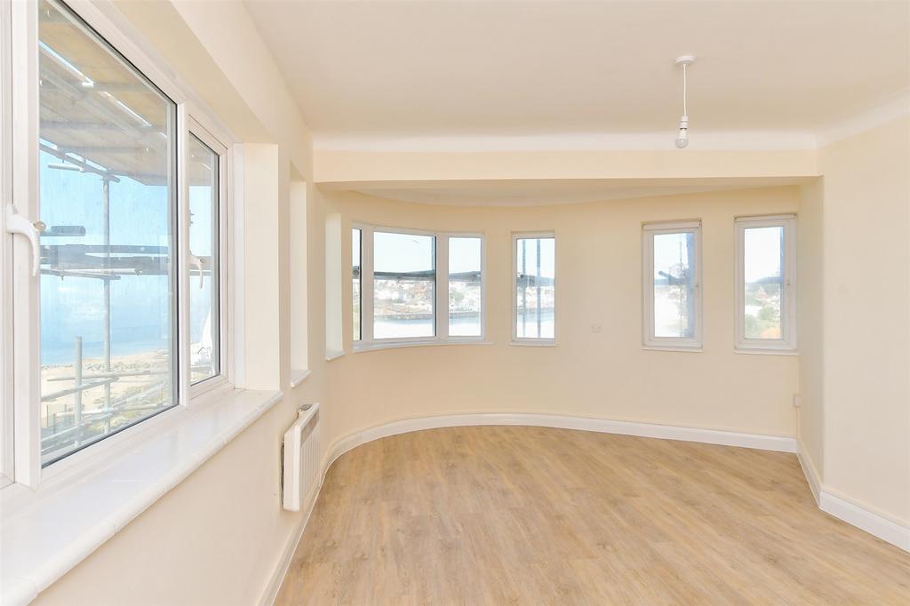 Lounge/ Dining Room